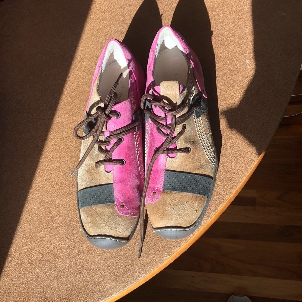 Sz 42 EU 10 US Athletic/walk/leisure shoes